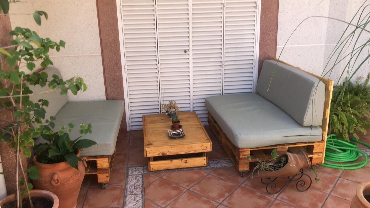 Familia Anfitriona Acoge Terraza Apartamento Sevilha Exterior foto
